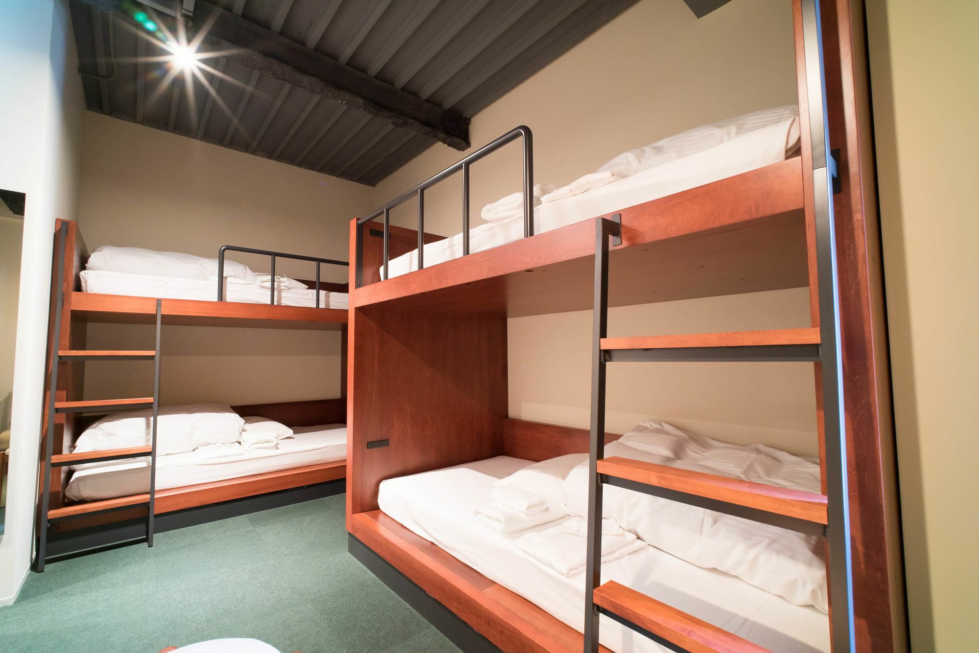 Hotel Hakoba By The Share 3*